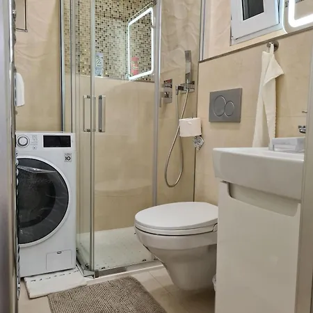 Fully Renovated By Andel Metro 公寓 *