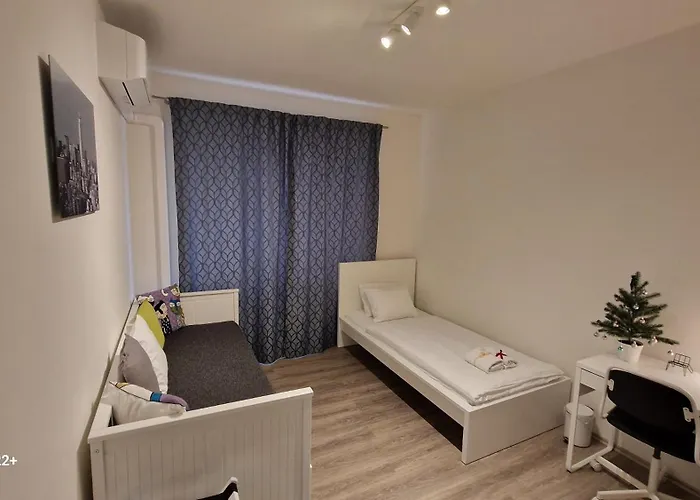 公寓 Fully Renovated By Andel Metro