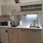 Fully Renovated By Andel Metro Appartement *