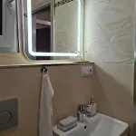Fully Renovated By Andel Metro *