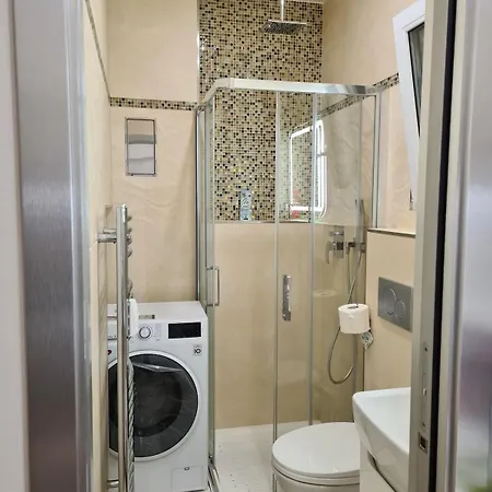 Apartment Fully Renovated By Andel Metro