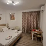Fully Renovated By Andel Metro Praga
