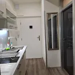 Fully Renovated By Andel Metro *