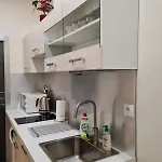 Fully Renovated By Andel Metro