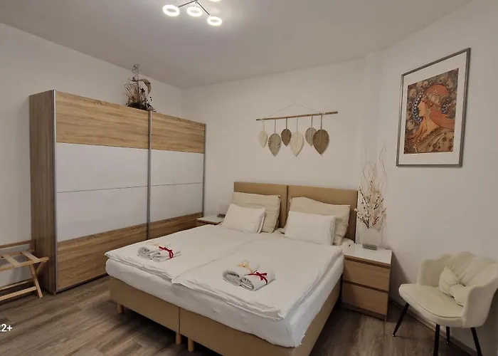 Fully Renovated By Andel Metro Praha
