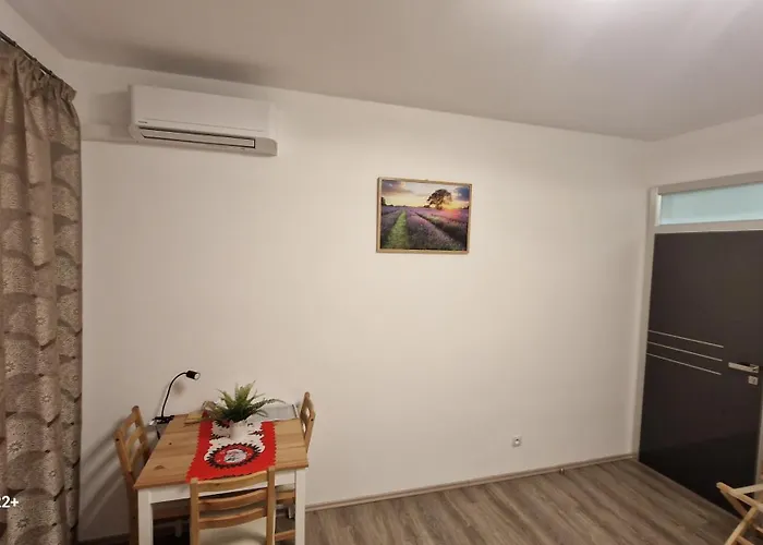 Fully Renovated By Andel Metro * Praha
