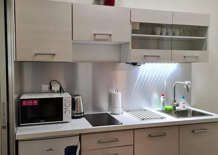Fully Renovated By Andel Metro Praha
