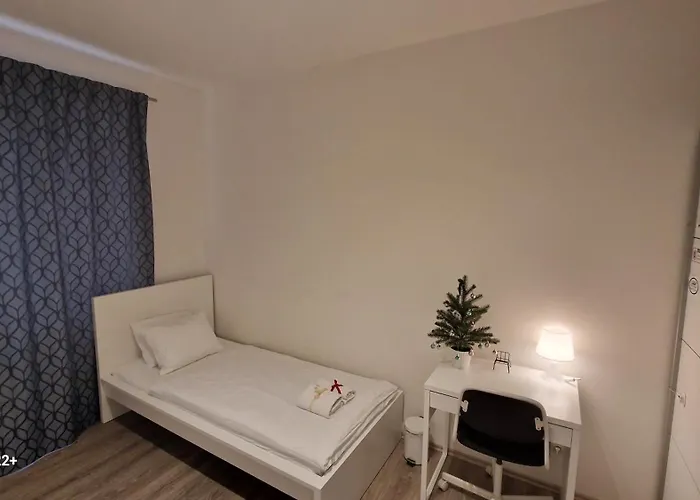 Fully Renovated By Andel Metro