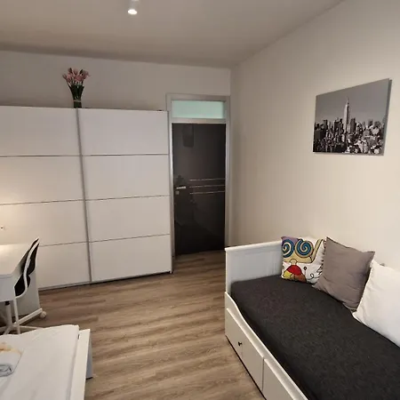 Fully Renovated By Andel Metro شقة براغ