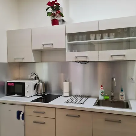 Fully Renovated By Andel Metro * Prag
